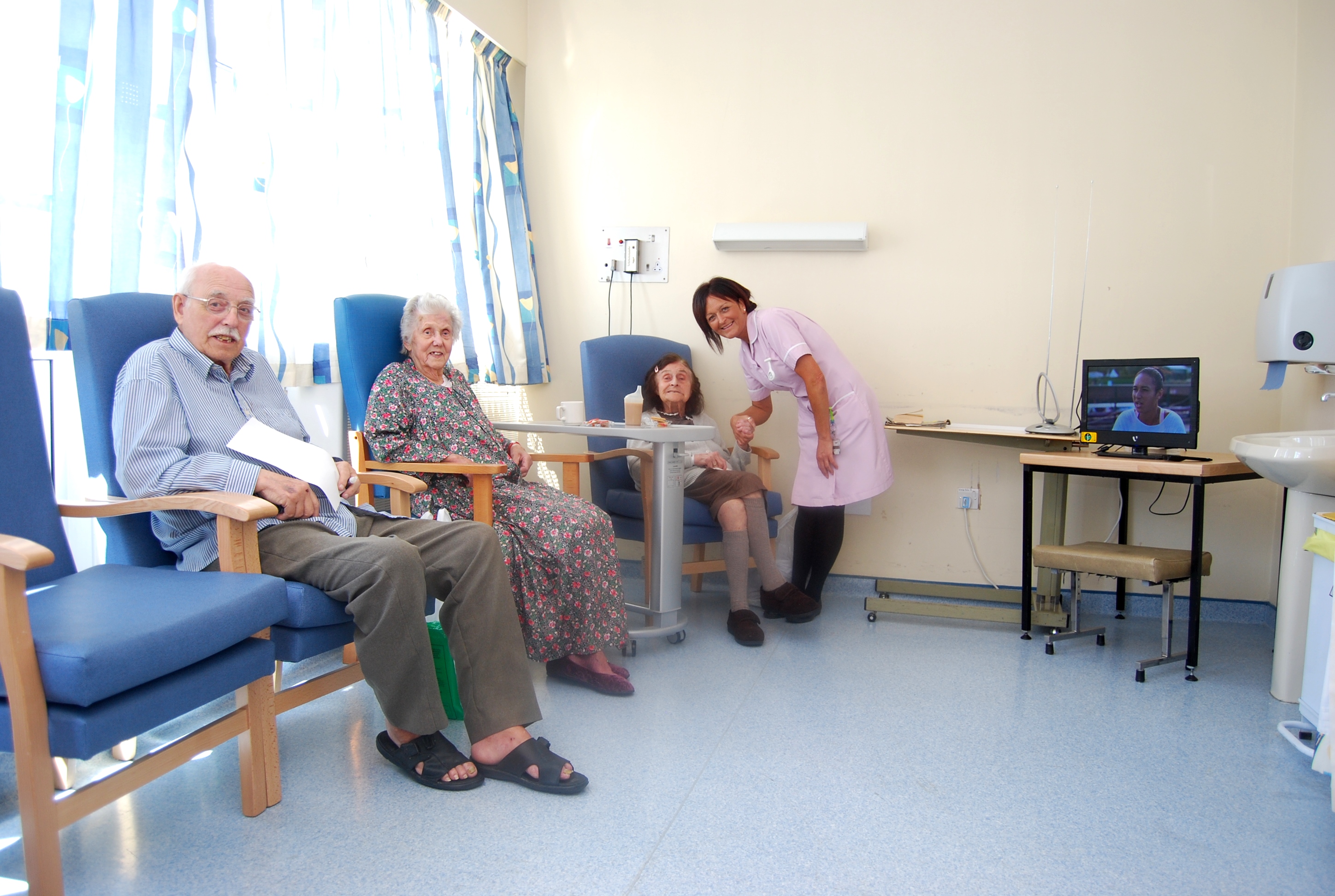 Discharge lounge patients